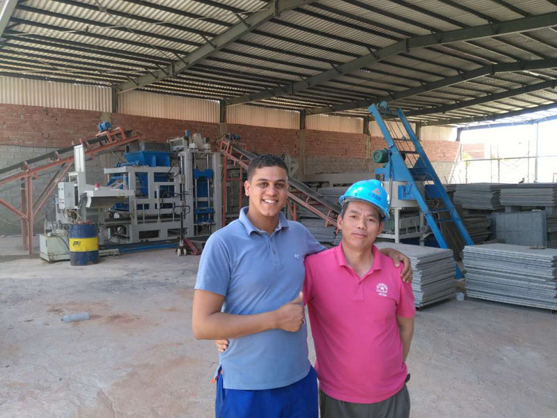 La chaîne de production de machines à briques Sanlian Machinery a atterri à Abdullah, Algérie, Afrique