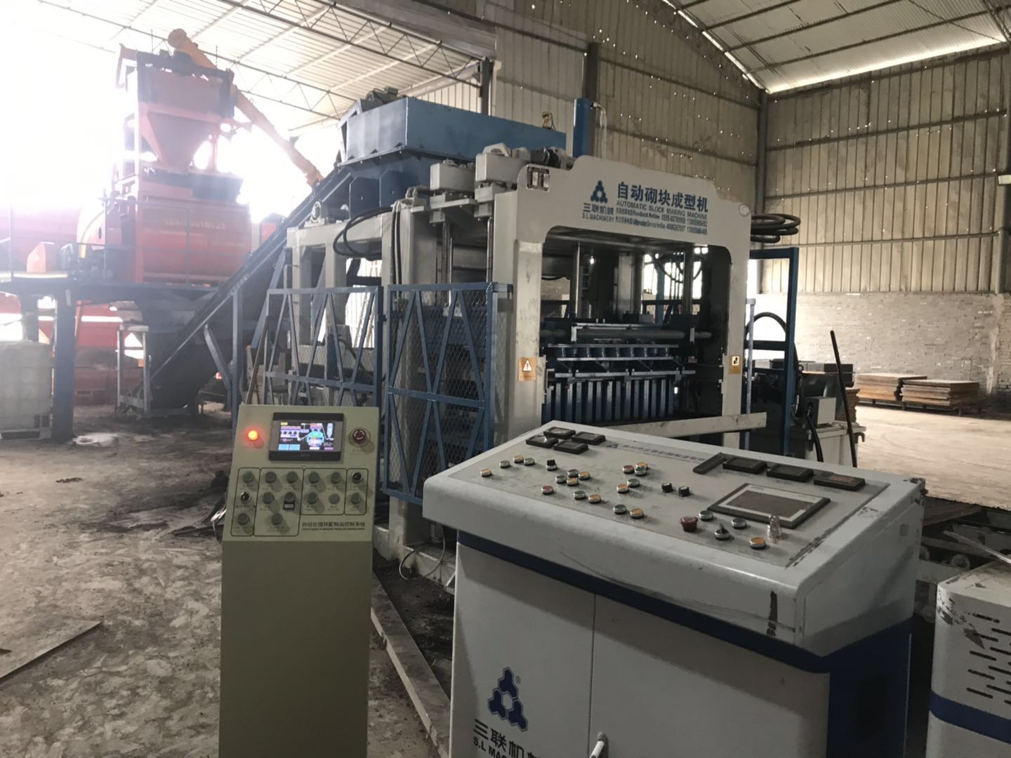 Machine à blocs creux QT10-15 dans le Shanxi en Chine